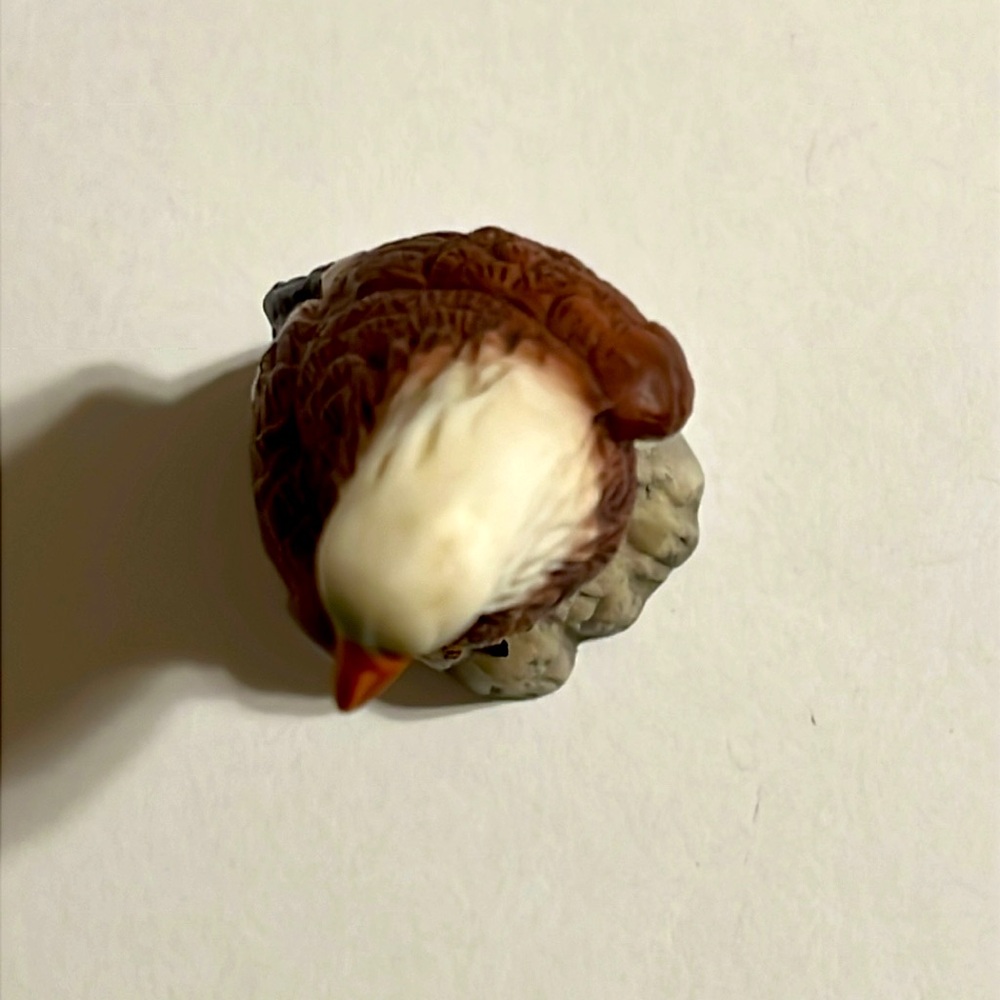 Vintage Brown and White American Eagle 🦅 Figurine. NWOT - Picture 7 of 8